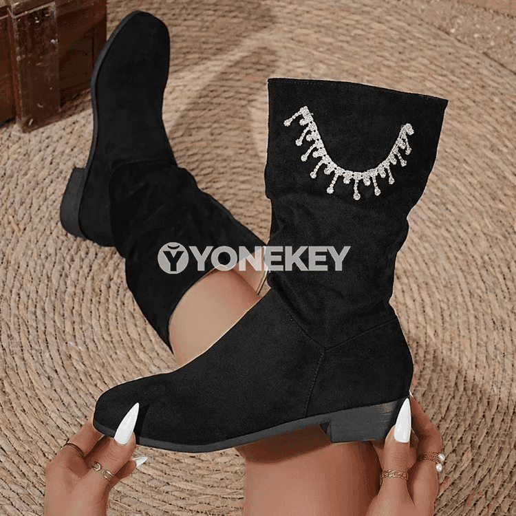 Zamşly platformaly zenan boots, rhinestone bezegli, tegelek burunly