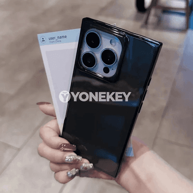 iPhone 11-16 Pro Max üçin ýumşak silikon gorag gapagy