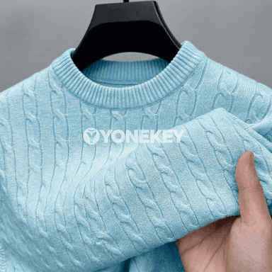 Erkekler üçin ýyly uzyn ýeňli örme switer