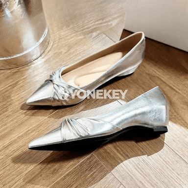 Zenanlar üçin pes ökjeli, burny ýiti, anti-slip rahat köwüş