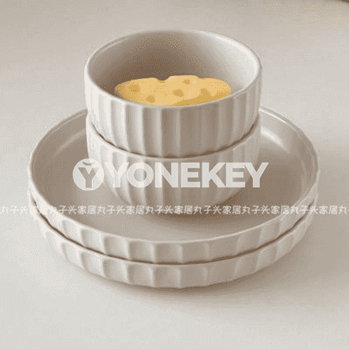 Koreý stilindäki tarelka 