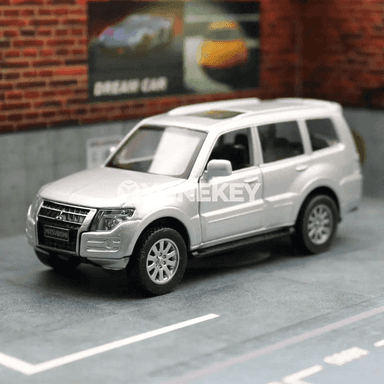 1:43 Mitsubishi Pajero metal model maşyn, çagalar üçin kolleksiýa