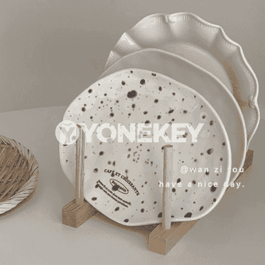 Koreý stilindäki tarelkalar 
