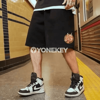 Erkekler üçin giň kesimli sport şortik, 8XL çenli