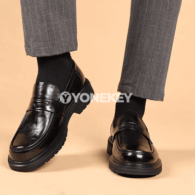 Erkekler üçin klassik slip-on deri aýakgaplary, ýokary hilli