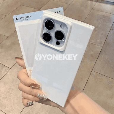 iPhone 11-16 Pro Max üçin ýumşak silikon gorag gapagy