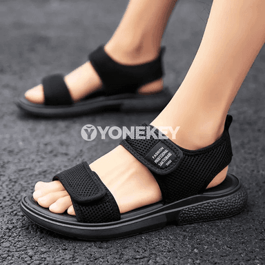 Erkekler üçin tomus sandal — ýeňil, çydamly we amatly