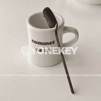 Koreý stilindäki çemçe-pyçak 