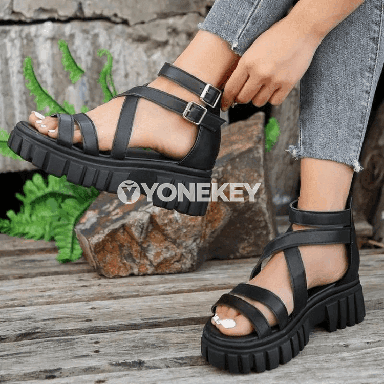 Zenanlar üçin platformaly Roman sandallar, tomusky rahat model