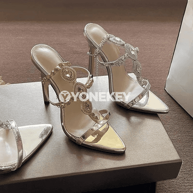 Ýalpyldawuk ýokary ökjelik zenan sandal — tomus üçin
