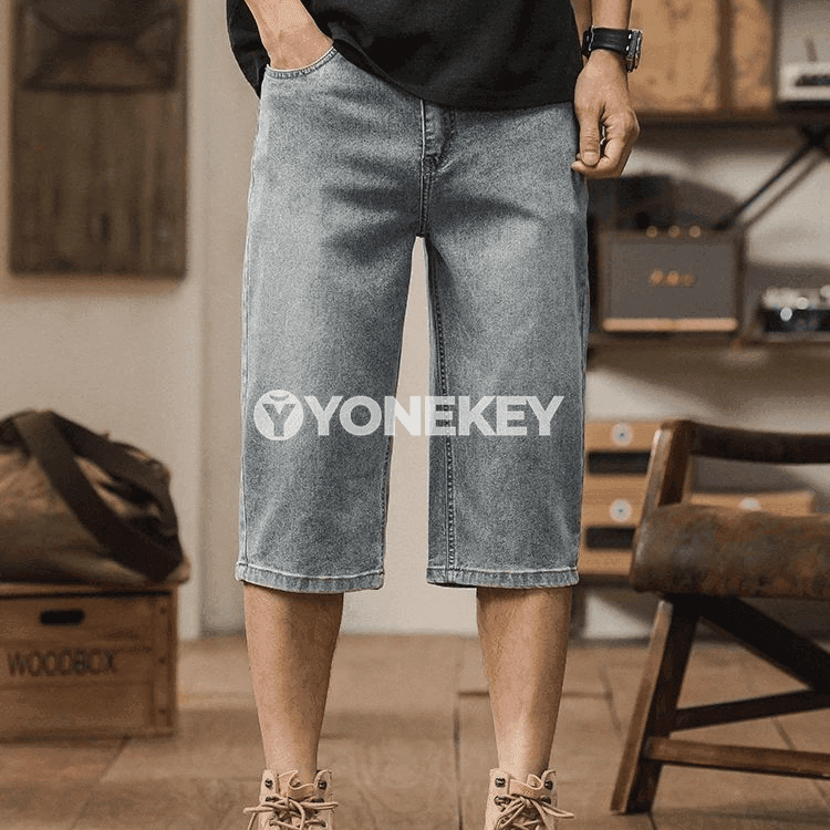 Erkekler üçin giň kesimli retro jeans şortik, ýeňil we amatly