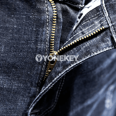 Erkekler üçin dar kesimli, ýyrtyk görnüşli denim jeans, elastik