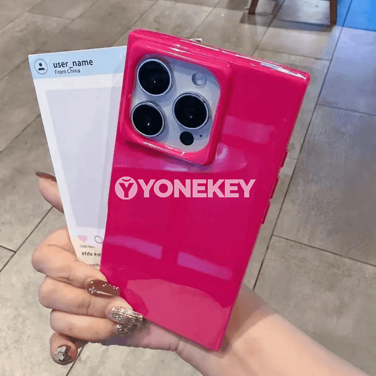 iPhone 11-16 Pro Max üçin ýumşak silikon gorag gapagy