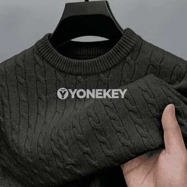Erkekler üçin ýyly uzyn ýeňli örme switer