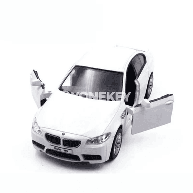 1:36 BMW M5 model awtoulag, çagalar üçin metal kolleksiýa ugry