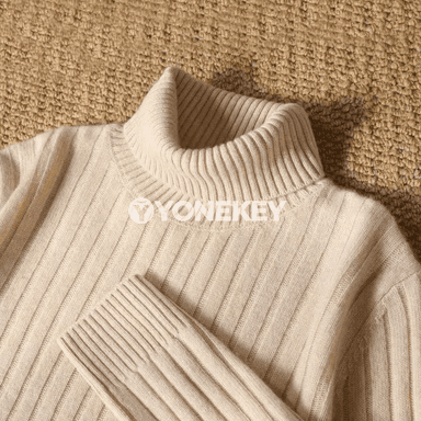 Erkekler üçin zolakly ýyly ýokary boýunli switer