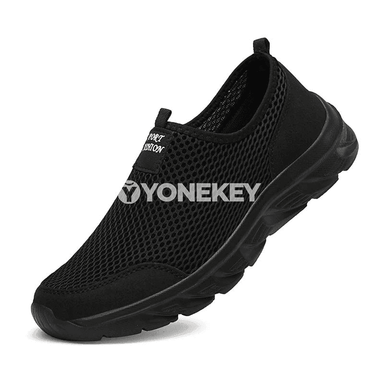 Ýeňil, dem alýan erkek sport krossowkalar, slip-on, 39-46 ölçeg