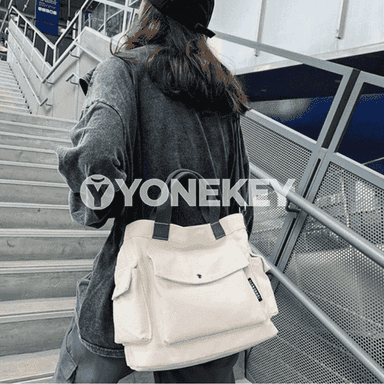 Gyzlaryň eginden asylýan sumkalary