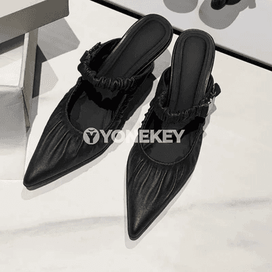 Zenanlar üçin inçe ökjeli uçly burun ýazky sandal-köwüşler
