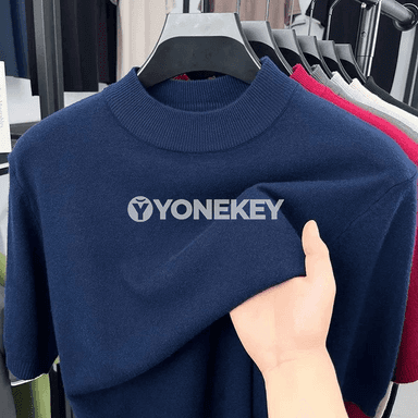 Erkekler üçin ýumşak, uzynlygy golaý boýunly gysga ýeňli köýnek