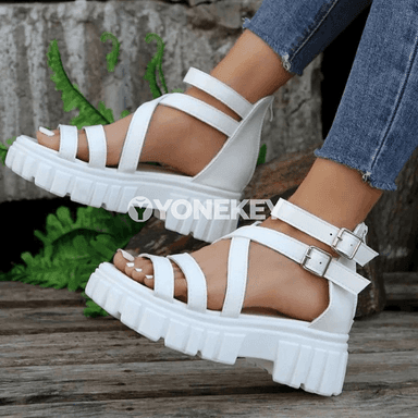 Zenanlar üçin platformaly Roman sandallar, tomusky rahat model