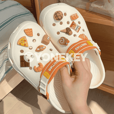 Gyzlar üçin niýetlenen öňi ýapyk şypbyk.