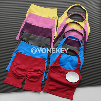 Zenanlar üçin tikinsiz sport toplumy: top we şortik