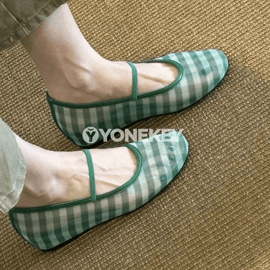Zenanlar üçin ýeňil dem alýan sandal köwüşler, platformaly