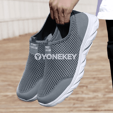 Ýeňil, dem alýan erkek sport krossowkalar, slip-on, 39-46 ölçeg
