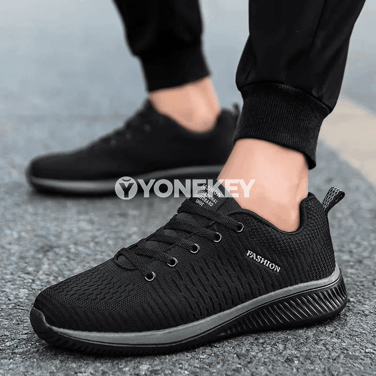 Erkekler üçin ýeňil mesh sport köwüşler, rahat we dem alyşly