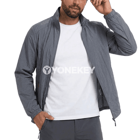 Erkekler üçin ýeňil sport UV goragly ýazky jaket