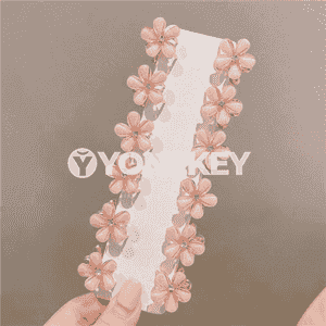 Gyzlaryň saçlary üçin niýetlenen aksesuarlar
