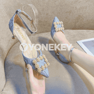 Gyz-gelinler üçin ökjeli köwüş.
