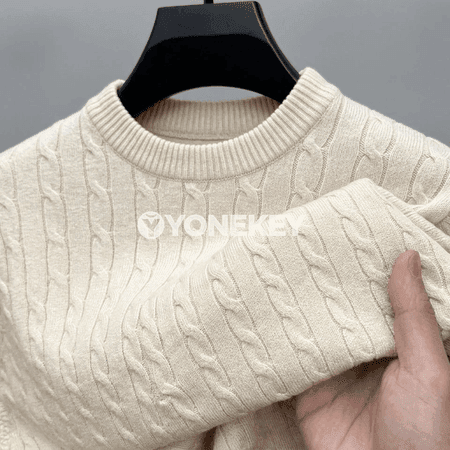Erkekler üçin ýyly uzyn ýeňli örme switer