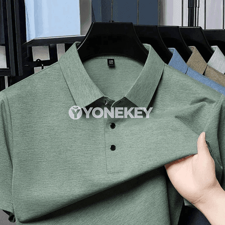 Erkekler üçin ýazlyk dem alýan birreňkli polo futbolka