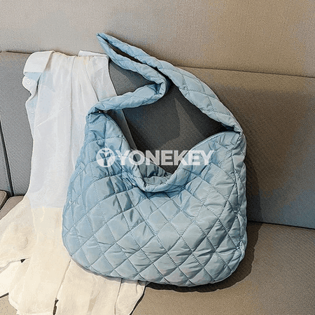 Zenanlar üçin uly ýyly quilted egin sumka, ýeňil moda model