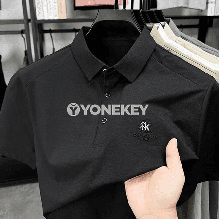 Erkekler üçin logo tikilen ýeňi gysga polo futbolka, gündelik rahat görnüş