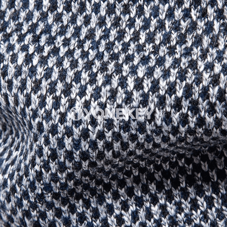Erkekler üçin polo stilli zip boýun switer, ýyly dokalan model