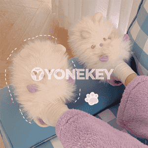 Gyzlar üçin niýetlenen gyş öý aýakgap.