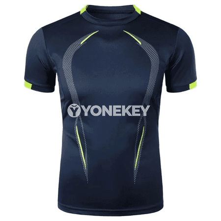 Erkekler üçin ýeňil, dem alýan sport futbolkasy — çalt guradyjy model
