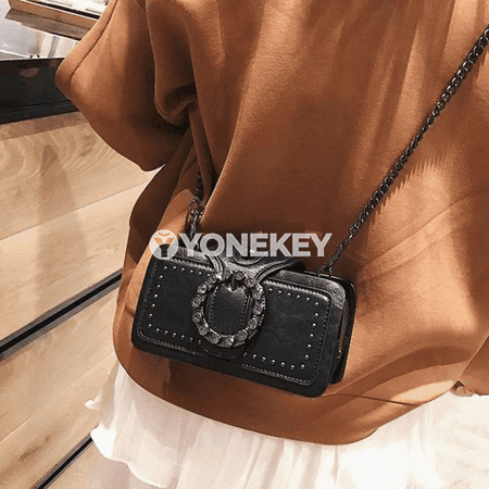 Aýal-gyzlar üçin PU deriden moda egin sumkasy, zynjyrly görnüş