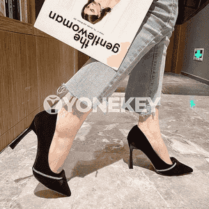 Aýal-gyzlar üçin ökjeli köwüş.