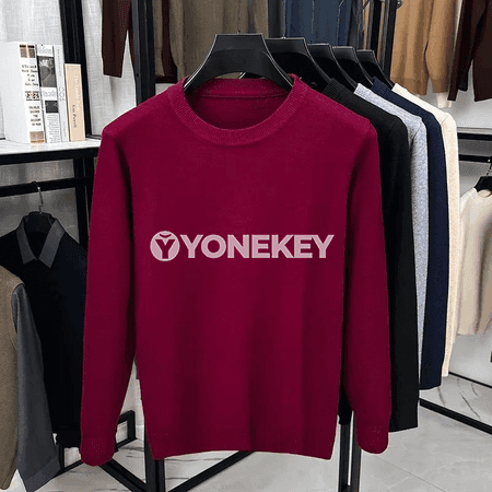 Erkekler üçin klassik örülen kross-ýakaly ýyly switer
