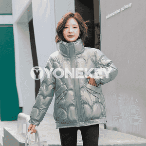 Gyzlar üçin ýuka balon kurtka.