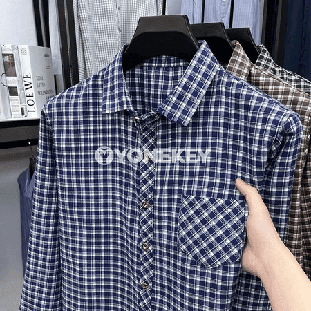 Erkekler üçin rahat öýken-gyzyl nagyşly uzyn ýeňli köýnek