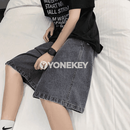Erkekler üçin tomusky denim şortik.