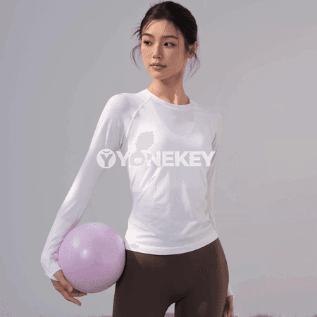 Zenanlar üçin uzyn ýeňli sport futbolkasy — ýoga we fitnes üçin