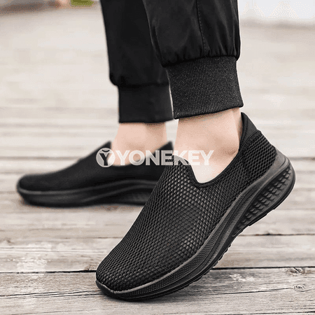Erkekler üçin ýeňil mesh köwüşler, dem alýan slip-on rahat model