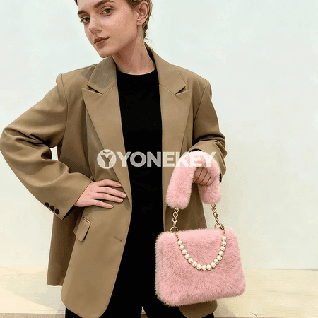 Merjenli towşan kürkli zenan egin sumkasy, zynjyrly kiçi crossbody