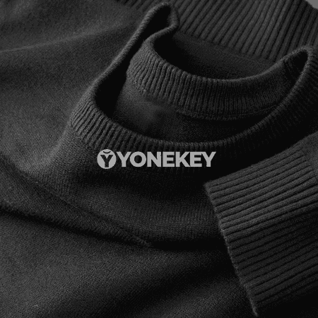 Erkekler üçin ýeňil, ýyly uzyn ýeňli switer — klassik boýunly